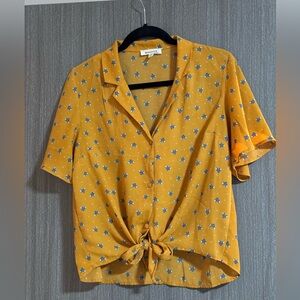 Cute, flowy blouse with geometric foxes